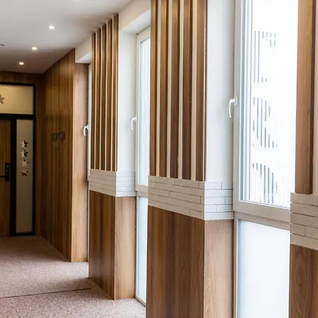 Hostel Tron