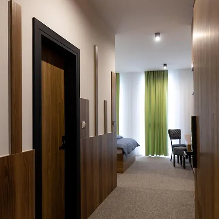 Hostel Tron *